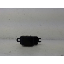 COMMANDE LEVE-GLACE PORTE AVD NISSAN MICRA