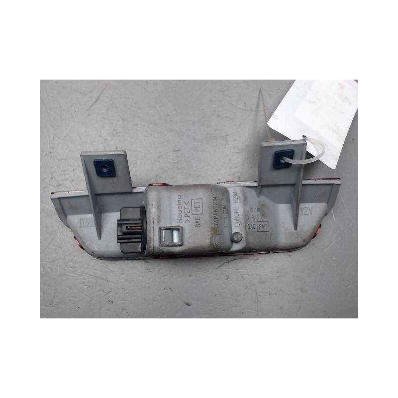 FEUX STOP SUPPLEMENTAIRE TOYOTA RAV4 2000-