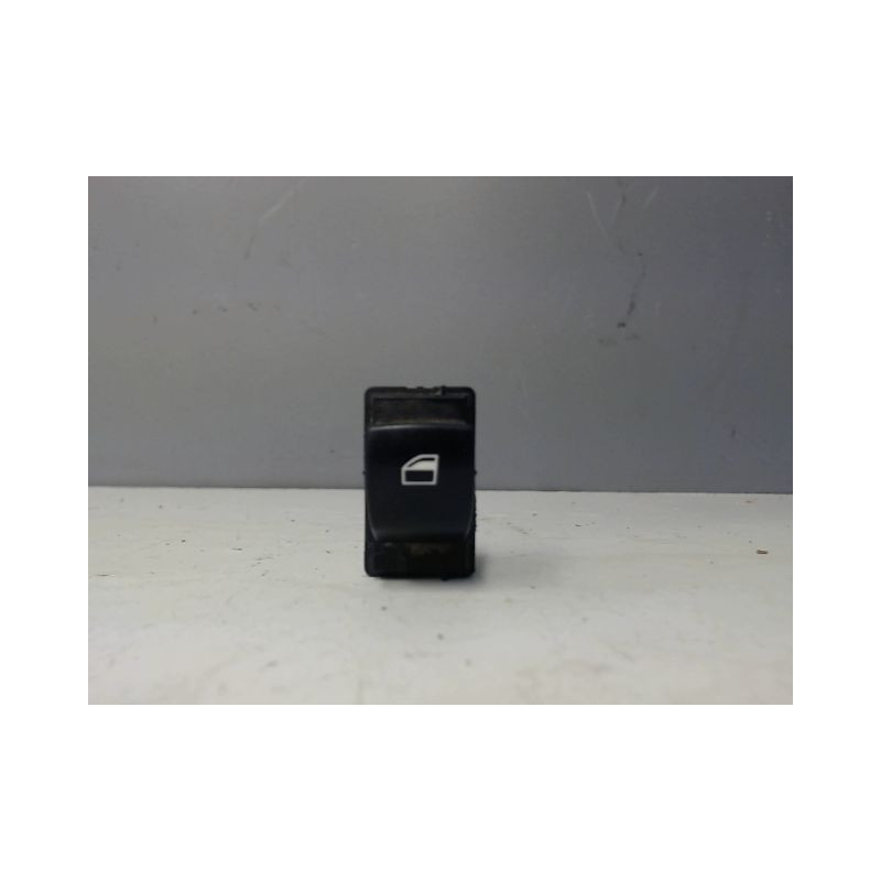 COMMANDE LEVE-GLACE PORTE AVD B.M.W. SERIE 5