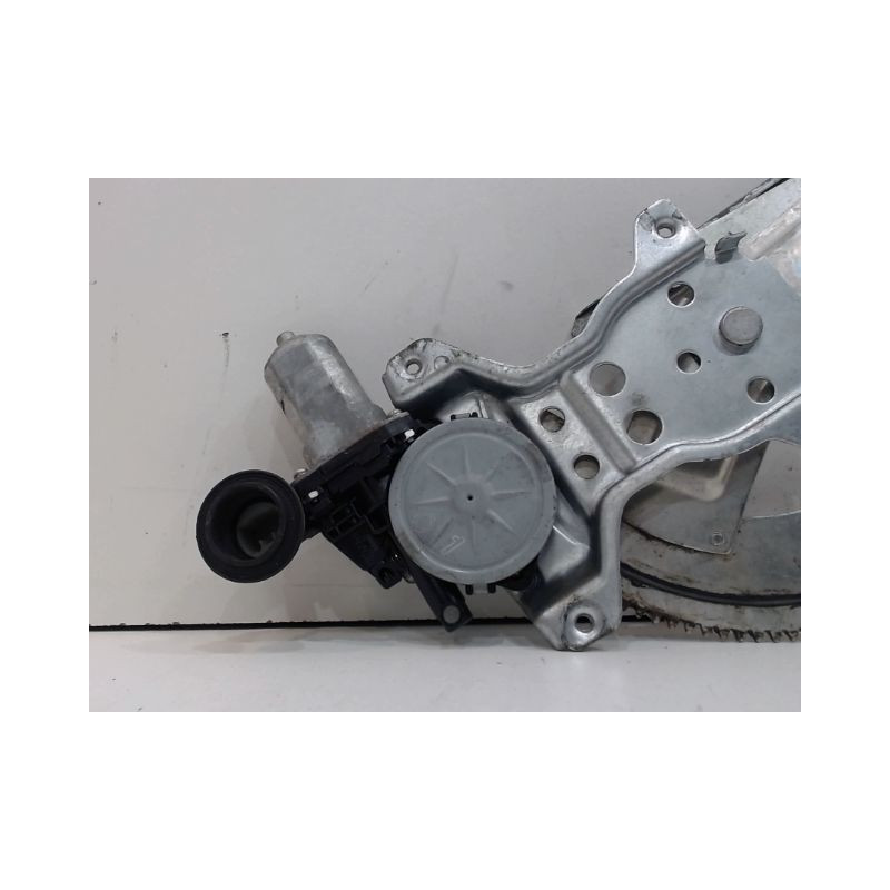 MECANISME+MOTEUR LEVE-GLACE AVANT DROIT SUZUKI SWIFT