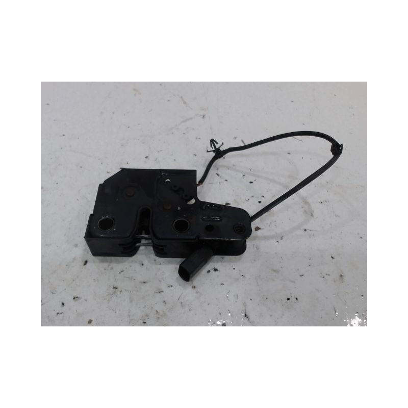 SERRURE CAPOT VOLKSWAGEN POLO
