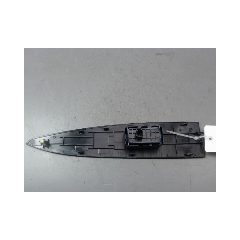 COMMANDE LEVE-GLACE PORTE AVD TOYOTA AVENSIS BREAK 2006-