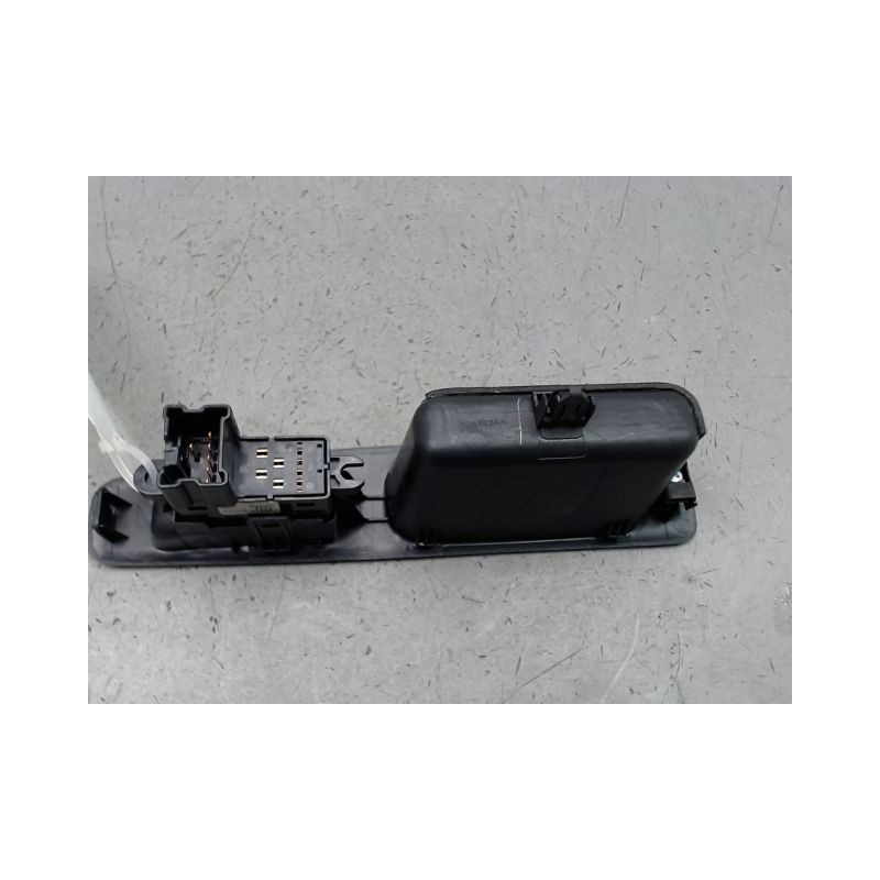 COMMANDE LEVE-GLACE PORTE ARD NISSAN QHASQAI 2007-