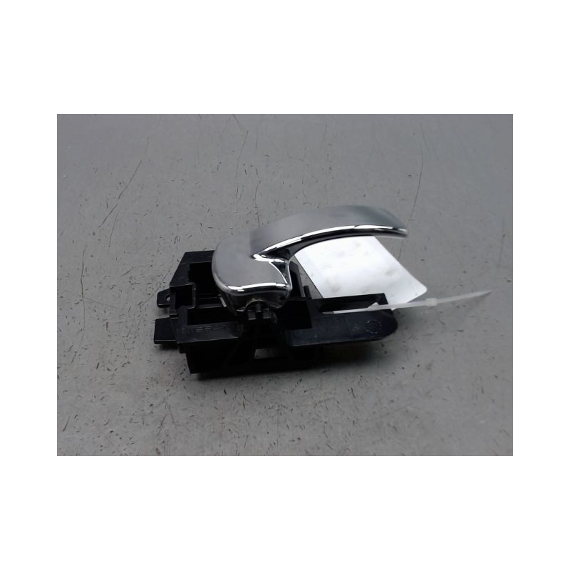 POIGNEE INTERIEURE PORTE ARRIERE DROIT NISSAN QHASQAI 2007-