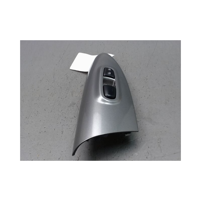 COMMANDE LEVE-GLACE PORTE AVD NISSAN JUKE Phase 1 2010-...