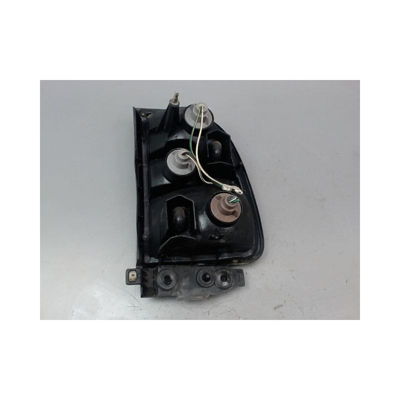 FEU ARRIERE GAUCHE  TOYOTA RAV4 BREAK I Phase 1 1994-1997