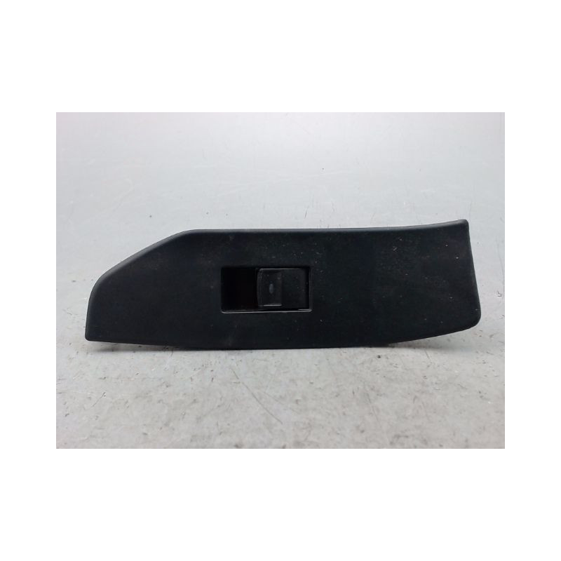 COMMANDE LEVE-GLACE PORTE AVD TOYOTA VERSO 2010-