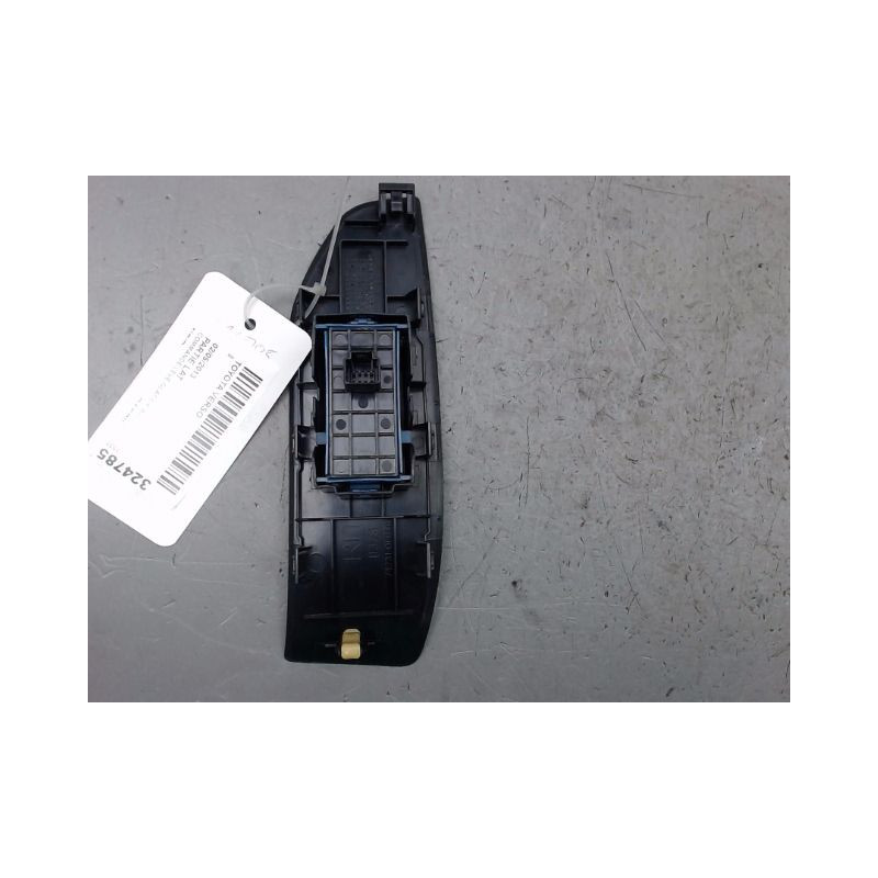 COMMANDE LEVE-GLACE PORTE AVD TOYOTA VERSO 2010-
