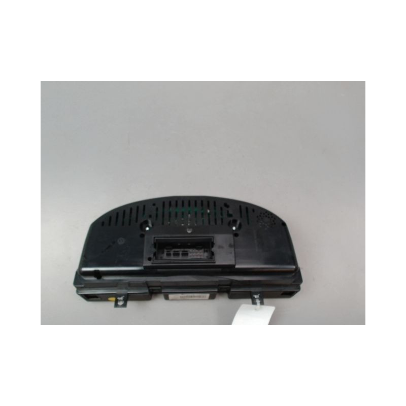 BLOC COMPTEURS VOLKSWAGEN PASSAT BERL. V 2005-2010