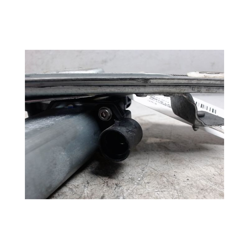 MECANISME+MOTEUR LEVE-GLACE ARRIERE DROIT DACIA DUSTER 2010-