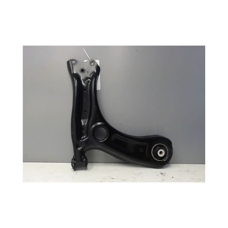 TRIANGLE INFERIEUR AVANT DROIT SKODA FABIA