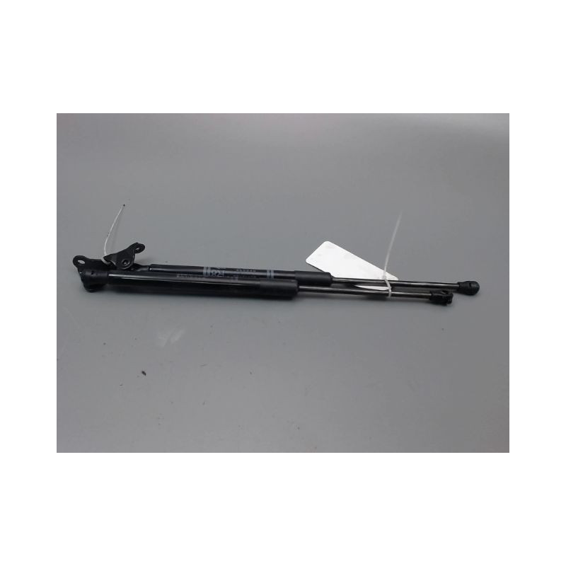 VERIN GAUCHE HAYON TOYOTA YARIS 2005-