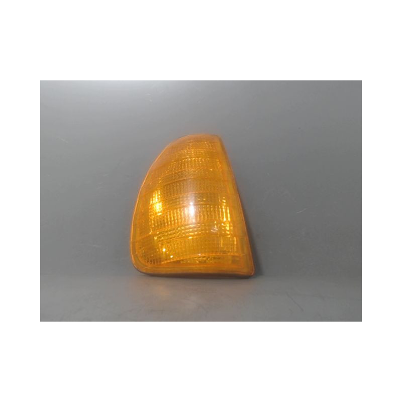 CLIGNOTANT DROIT MERCEDES 200