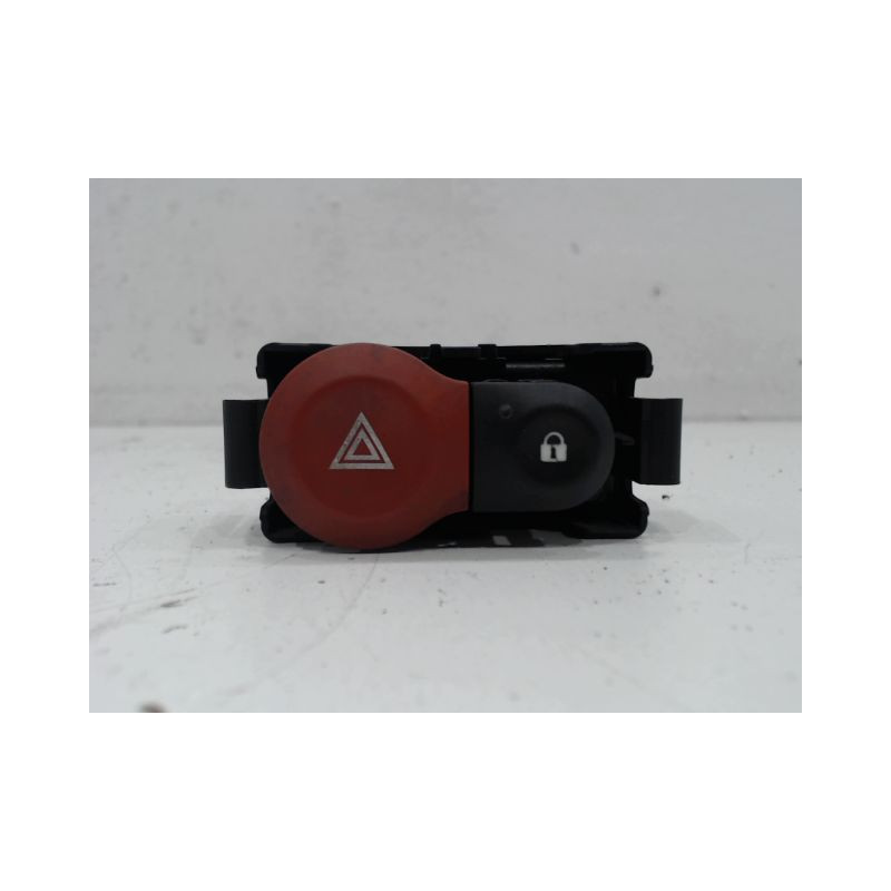 Bouton Warning Pour Renault Clio II - Remplacement Tableau De Bord, Clignotants De Détresse