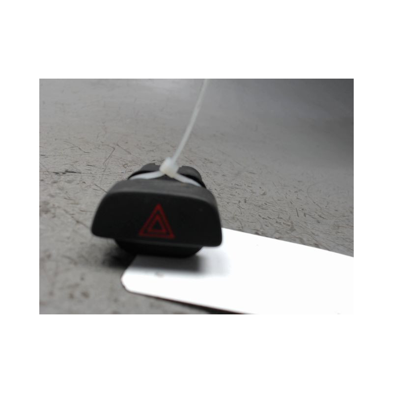BOUTON DE WARNING FORD FOCUS