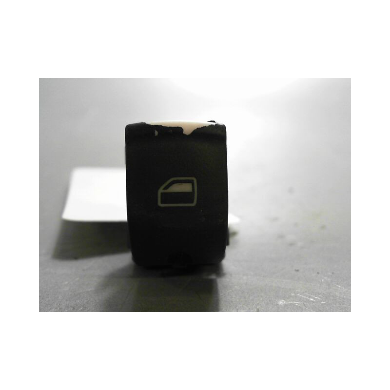COMMANDE LEVE-GLACE PORTE AVD AUDI A3