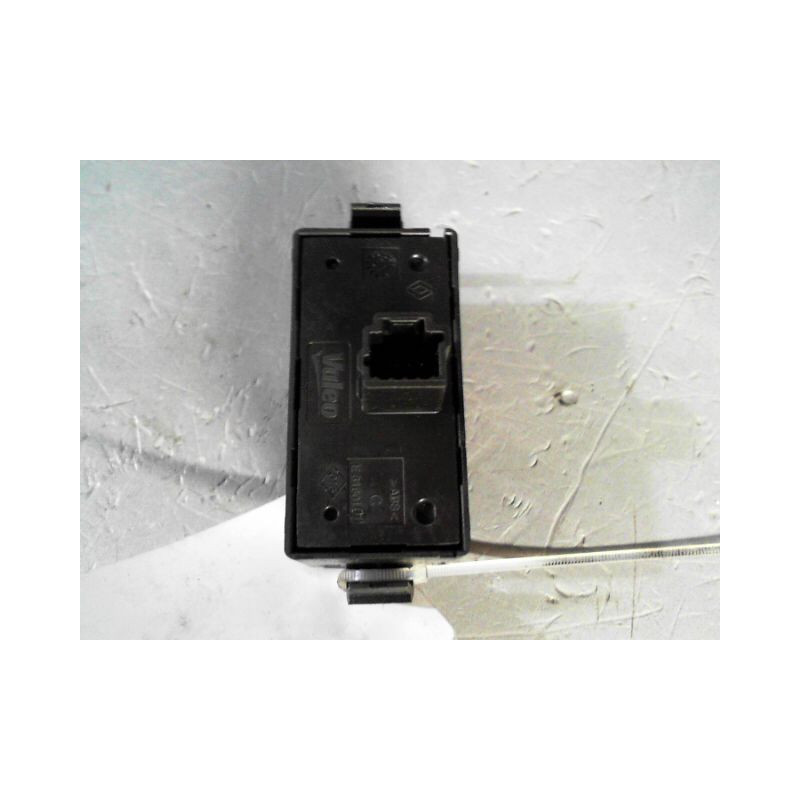 BOUTON DE WARNING RENAULT MEGANE