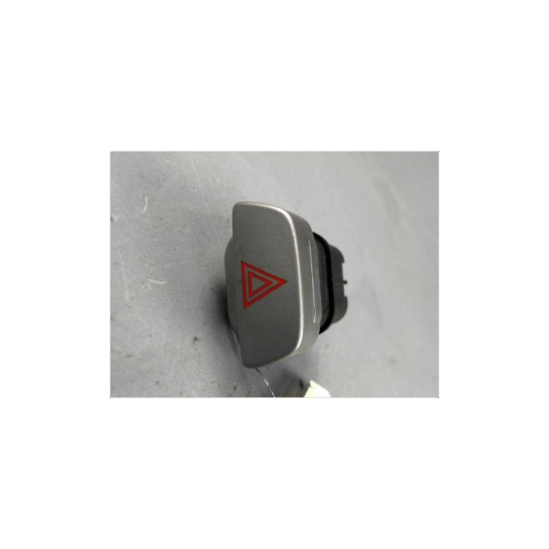 BOUTON DE WARNING FORD FOCUS II 08-10