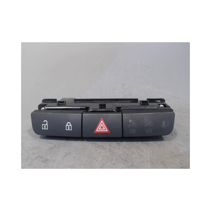 BOUTON DE WARNING OPEL INSIGNIA