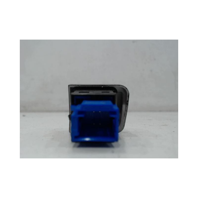 BOUTON DE WARNING PEUGEOT 208