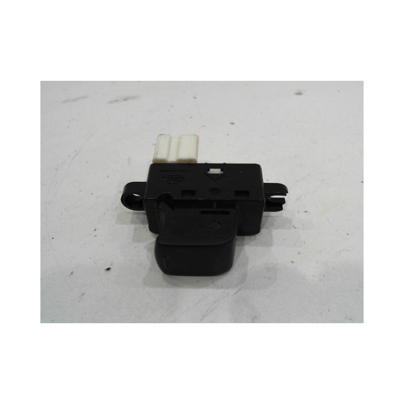COMMANDE LEVE-GLACE PORTE AVD NISSAN MICRA