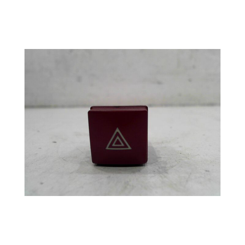 BOUTON DE WARNING PEUGEOT 206+ 2009-
