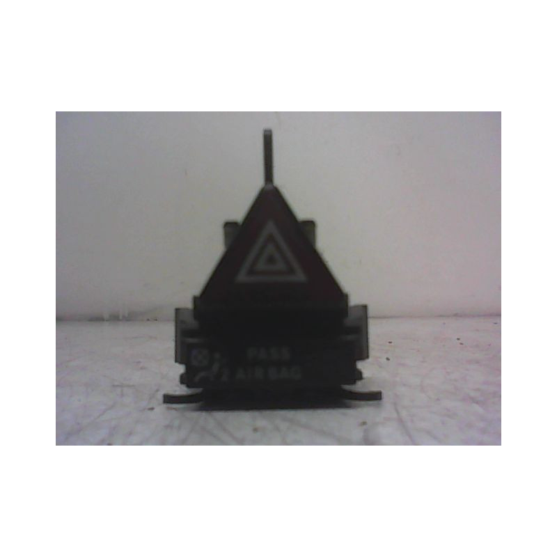 BOUTON DE WARNING MERCEDES CLASSE A