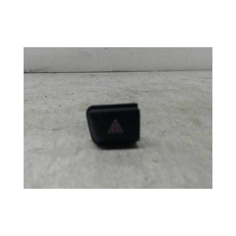 BOUTON DE WARNING PEUGEOT 208