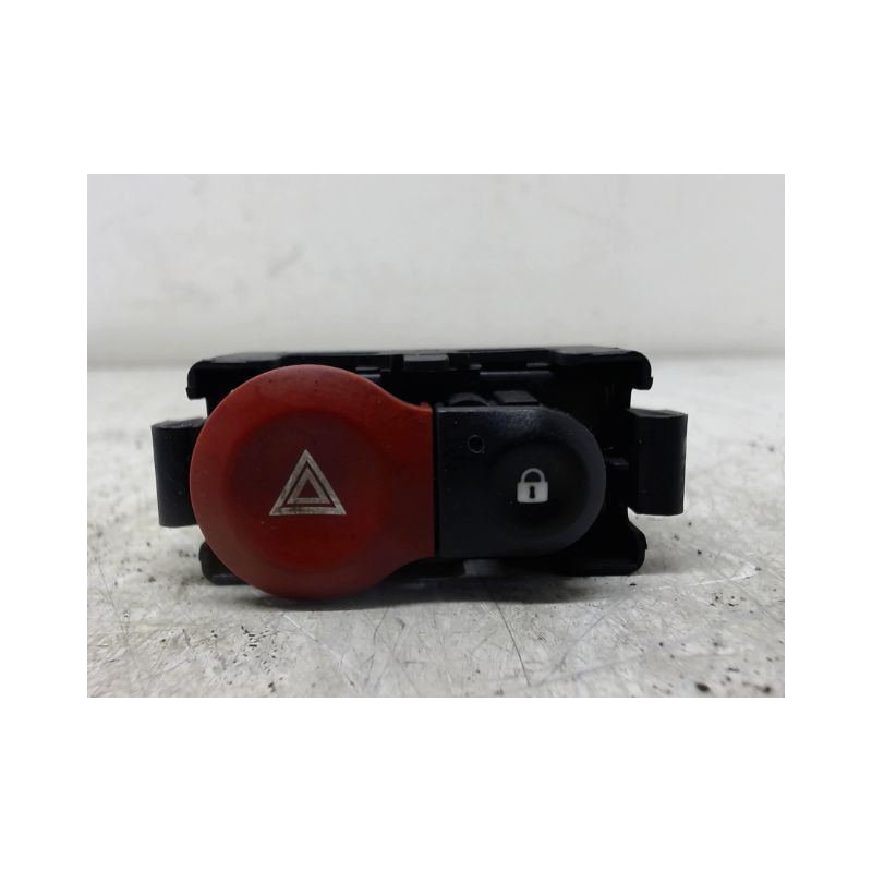 BOUTON DE WARNING RENAULT CLIO
