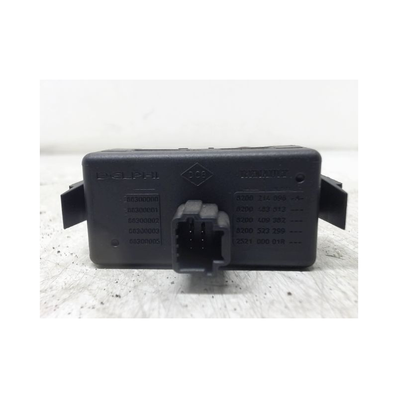BOUTON DE WARNING RENAULT CLIO