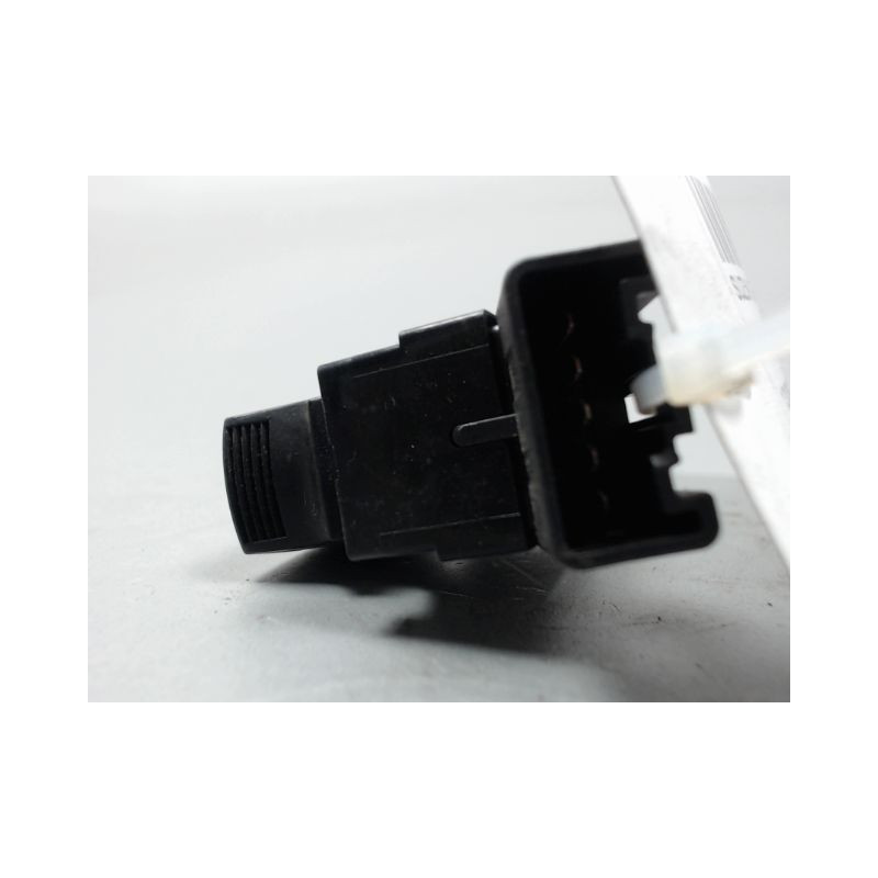 COMMANDE LEVE-GLACE PORTE AVD SUZUKI SWIFT