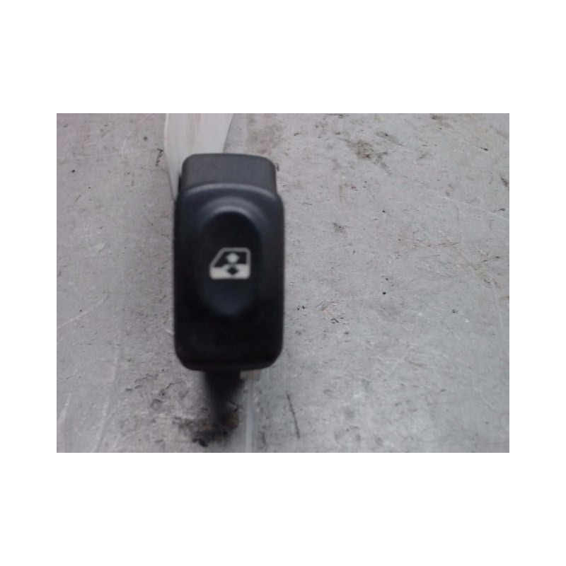 COMMANDE LEVE-GLACE PORTE AVD RENAULT MEGANE