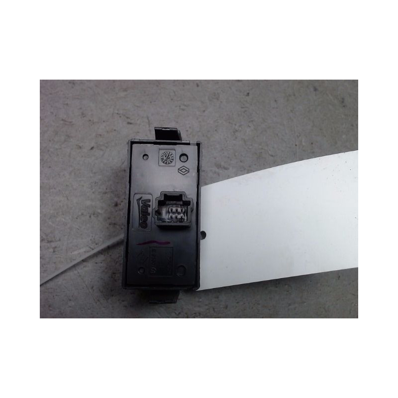 BOUTON DE WARNING RENAULT MEGANE III 2008-
