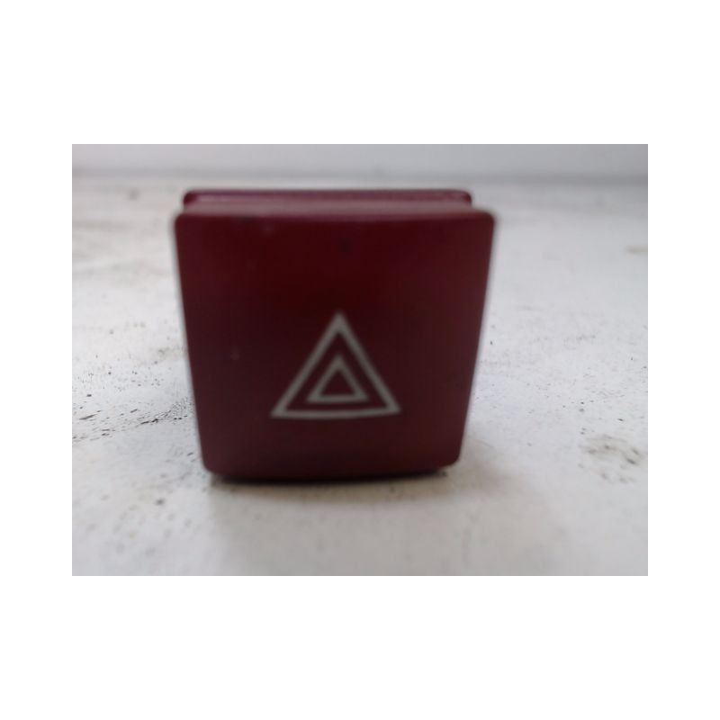 BOUTON DE WARNING PEUGEOT 206+ 2009-
