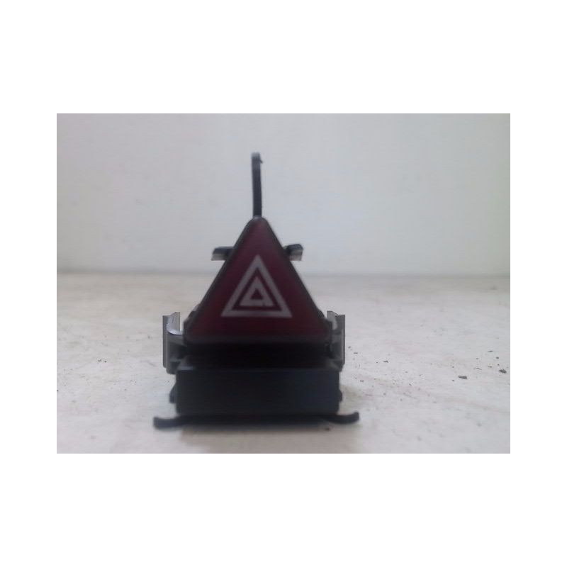 BOUTON DE WARNING MERCEDES CLASSE B 05-08