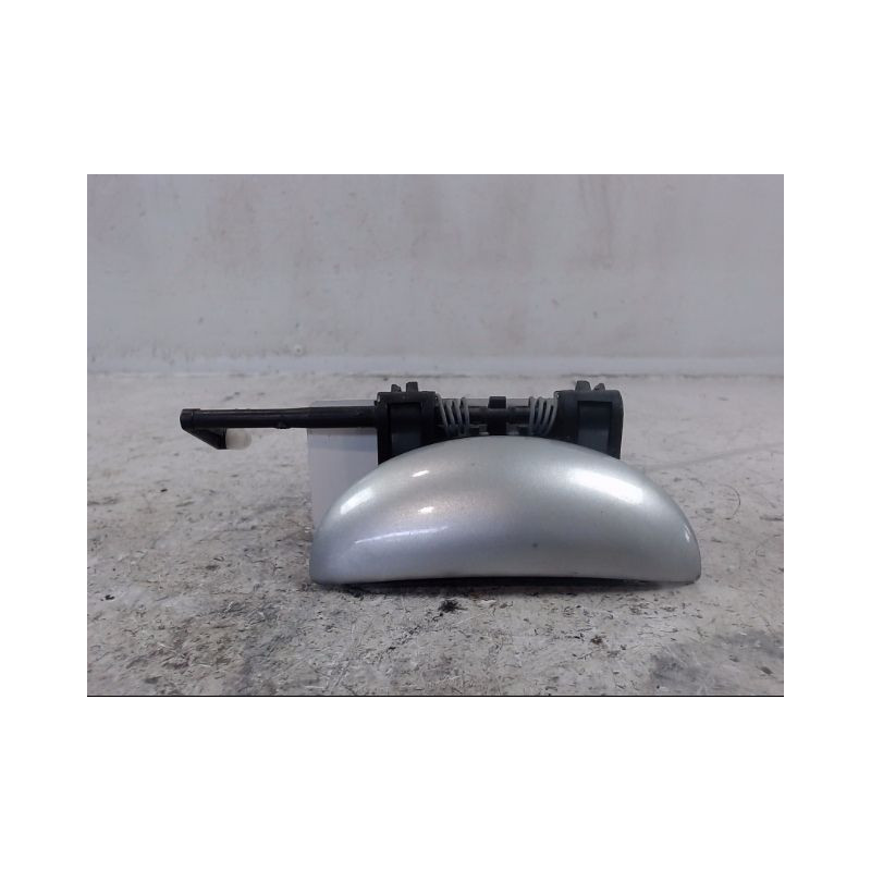 POIGNEE EXTERIEURE PORTE AVANT DROIT PEUGEOT 206 5P
