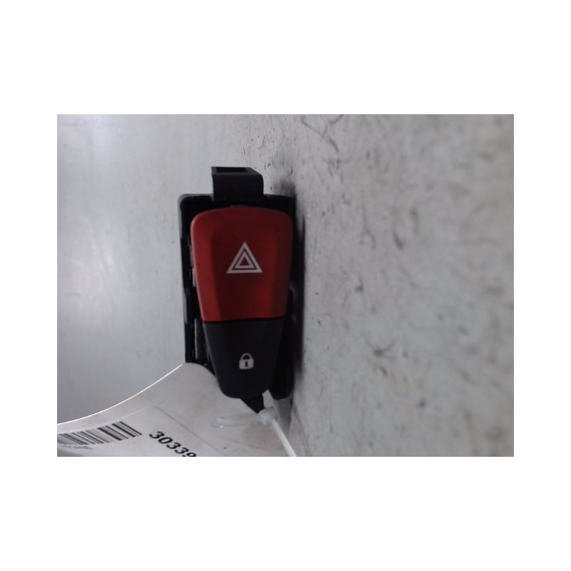 BOUTON DE WARNING RENAULT MEGANE
