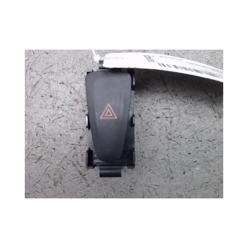 BOUTON DE WARNING DACIA SANDERO
