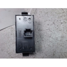 BOUTON DE WARNING DACIA SANDERO