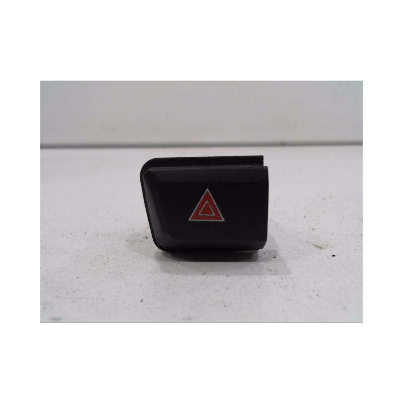 BOUTON DE WARNING PEUGEOT 208