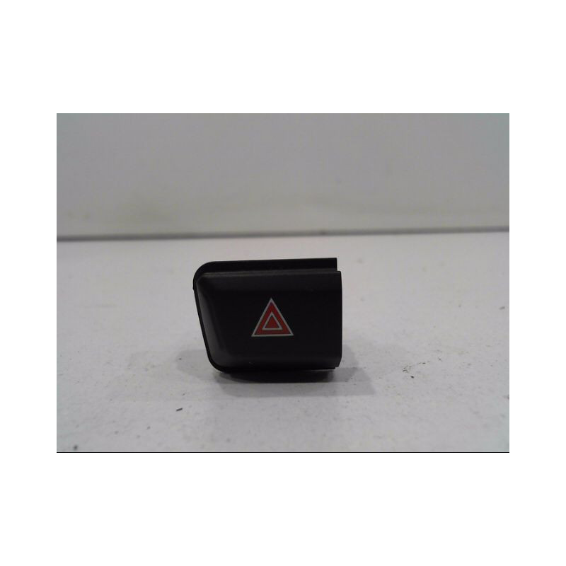 BOUTON DE WARNING PEUGEOT 208