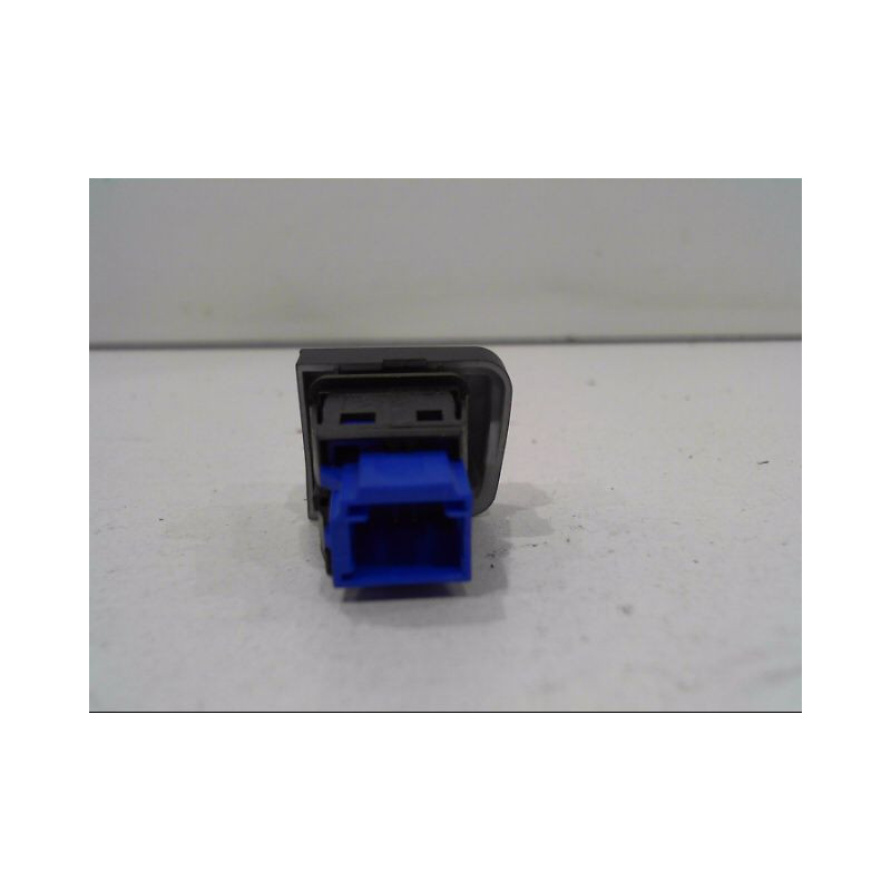 BOUTON DE WARNING PEUGEOT 208