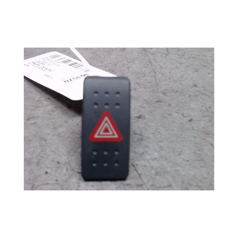 BOUTON DE WARNING SUZUKI SWIFT -03/05