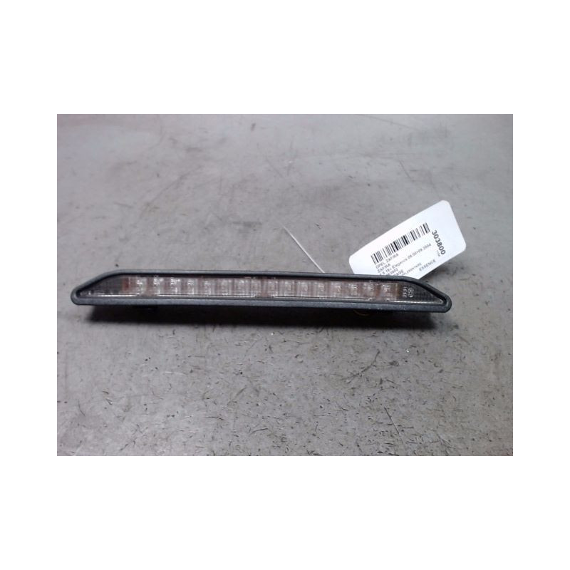 FEUX STOP SUPPLEMENTAIRE OPEL ZAFIRA