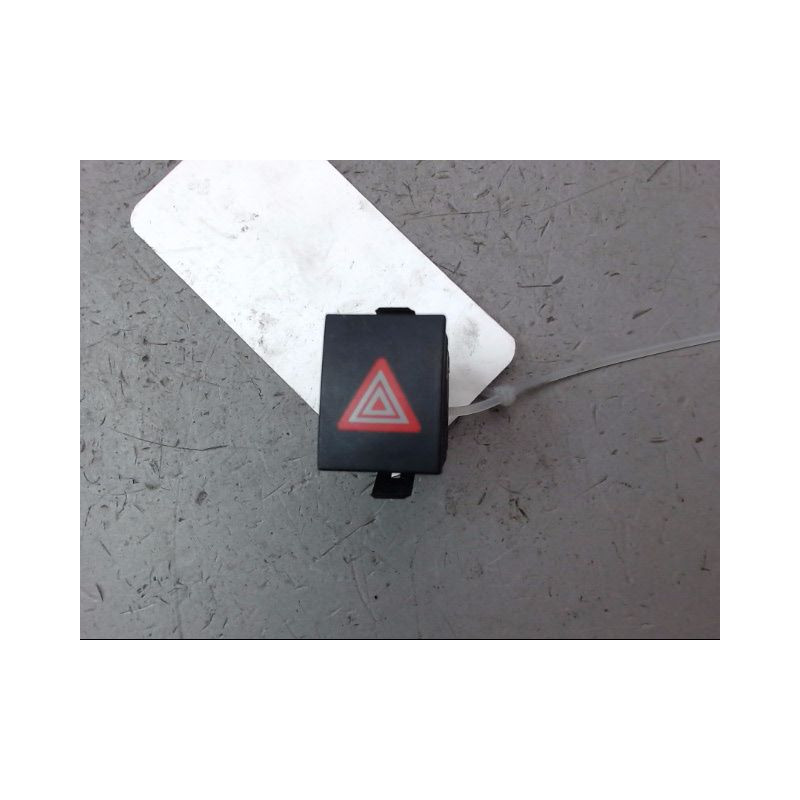 BOUTON DE WARNING VOLKSWAGEN POLO IV Phase 1 (9N) 2002-2005