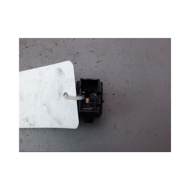BOUTON DE WARNING VOLKSWAGEN POLO IV Phase 1 (9N) 2002-2005