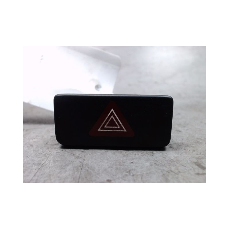 BOUTON DE WARNING NISSAN PIXO