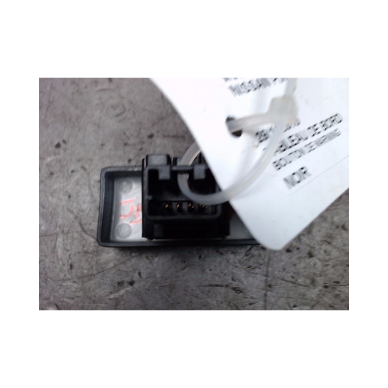 BOUTON DE WARNING NISSAN PIXO