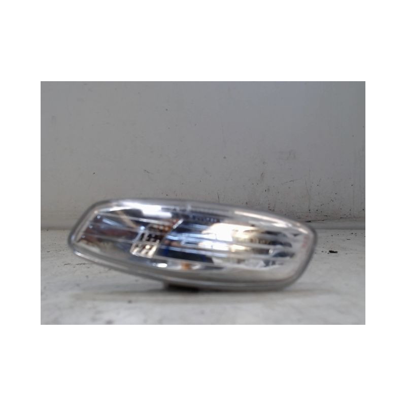 REPETITEUR AILE GAUCHE PEUGEOT 207
