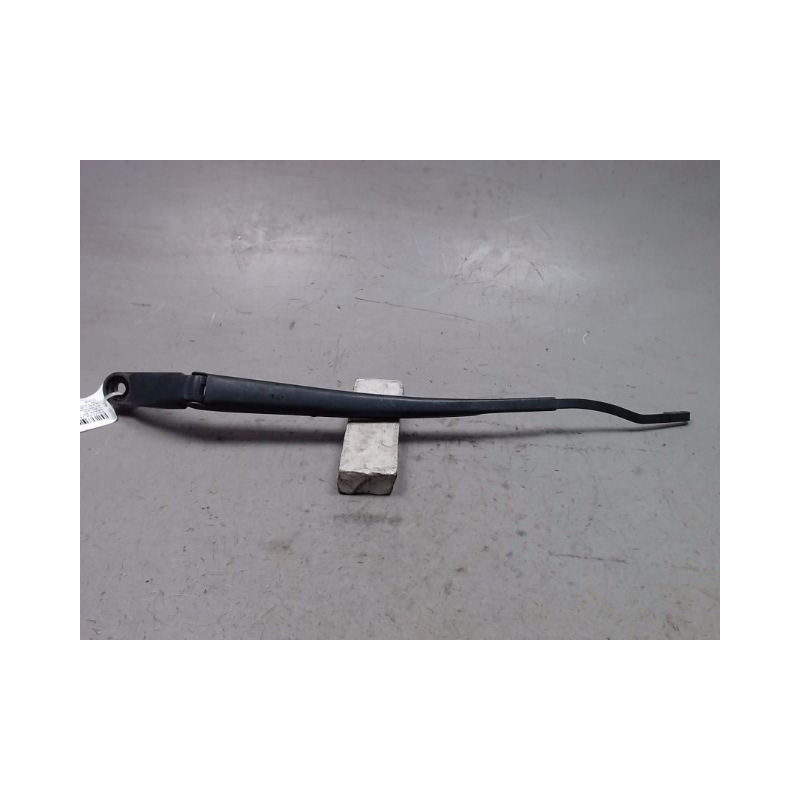 BRAS ESSUIE-GLACE AVANT GAUCHE TOYOTA YARIS 2005-